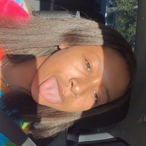 Meet your Posher, Nadia